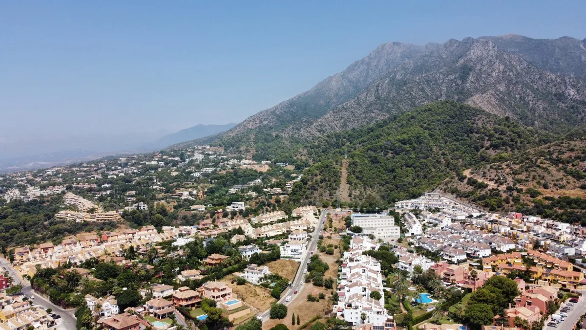 94fdf5f6-56c5-43fd-8bbe-67dd54852ca6