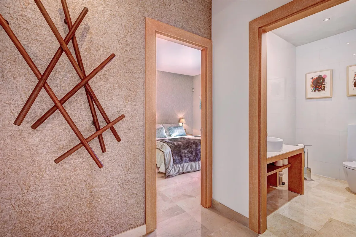 7ea15bfb-5b0f-49f4-ba5a-4b6fd86c5eb9