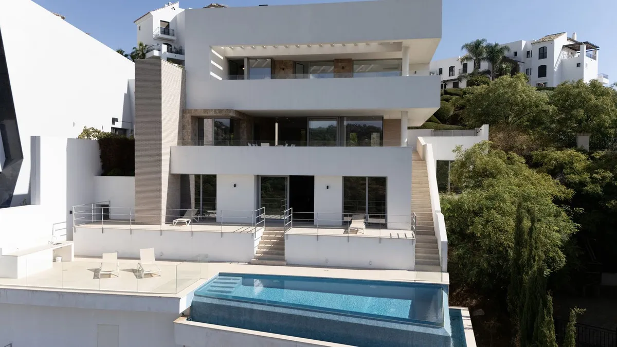 Elegance & Serenity Villa in Los Arqueros Golf Club