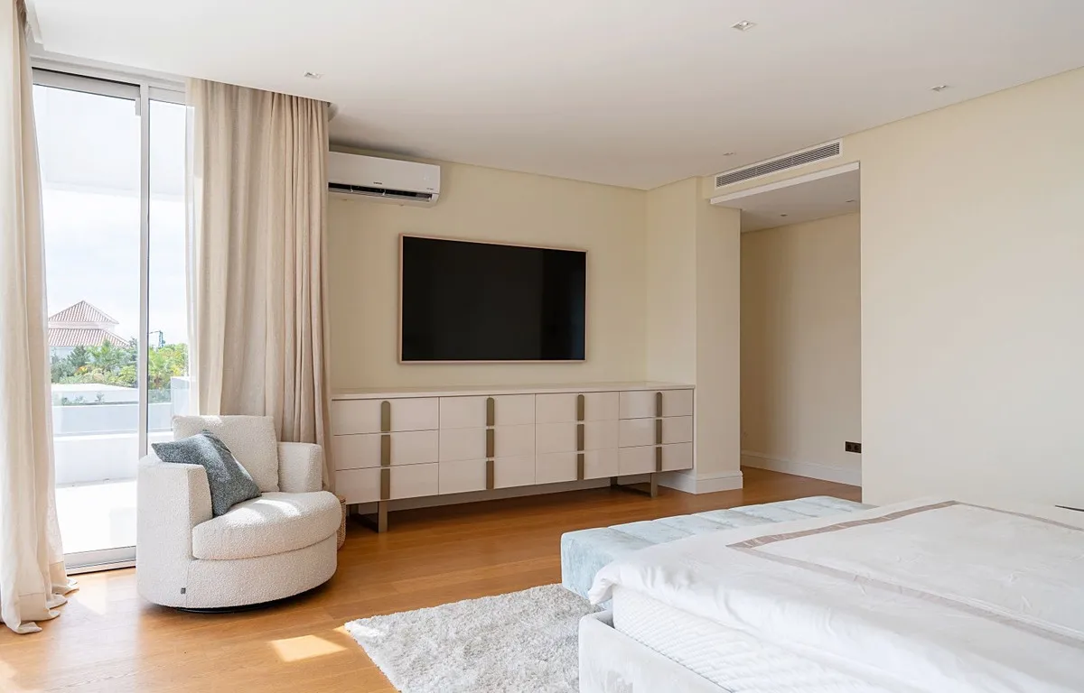 f375d6ed-65bb-4125-84c1-6cad86e0a411