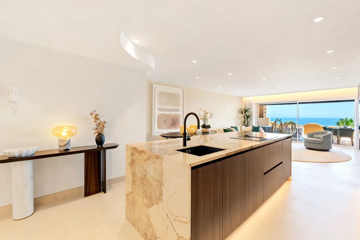 1e017636-8119-4ae3-8885-3fe5d26e0095