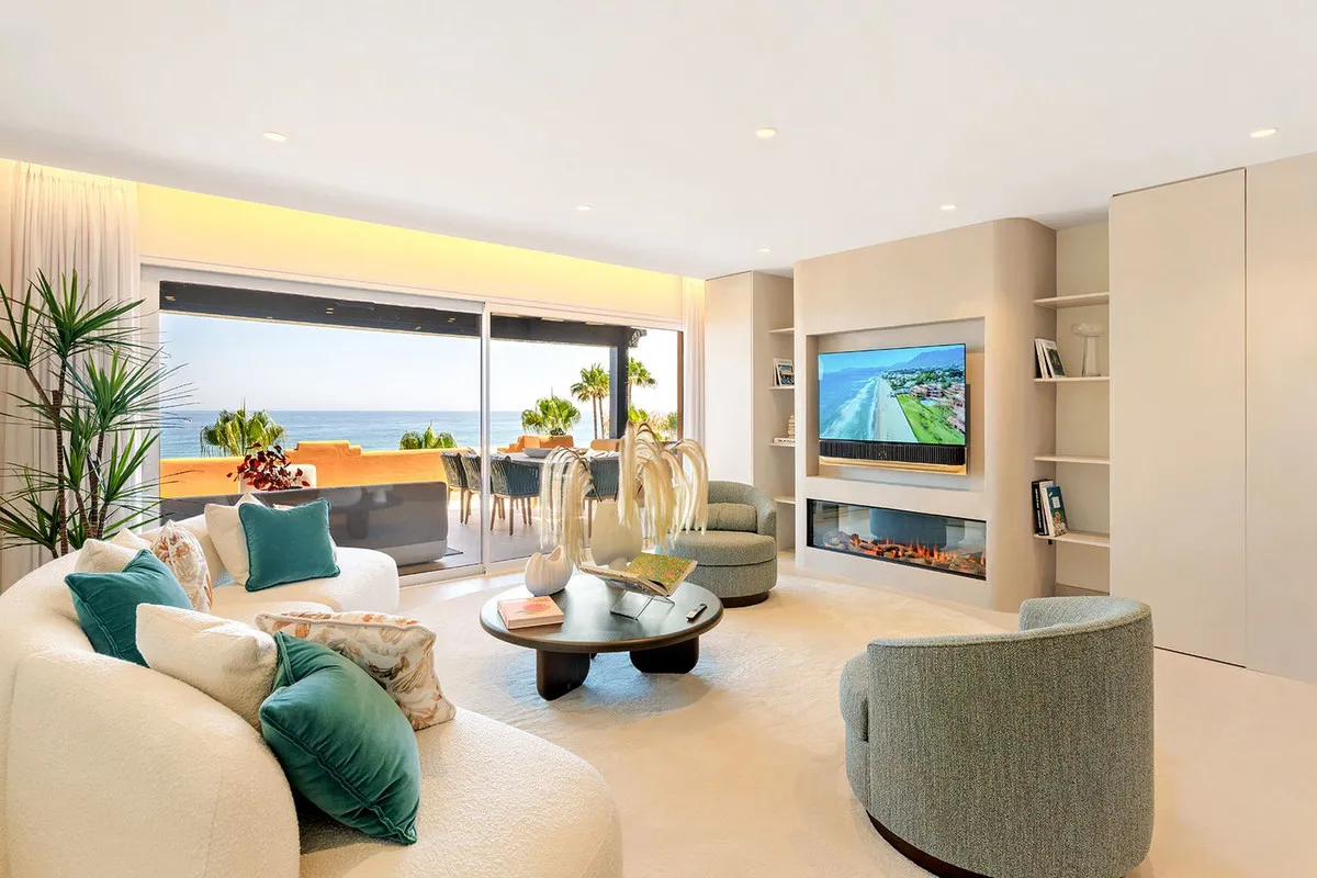 489e908e-777c-42dd-a3f8-dca573e5d53b