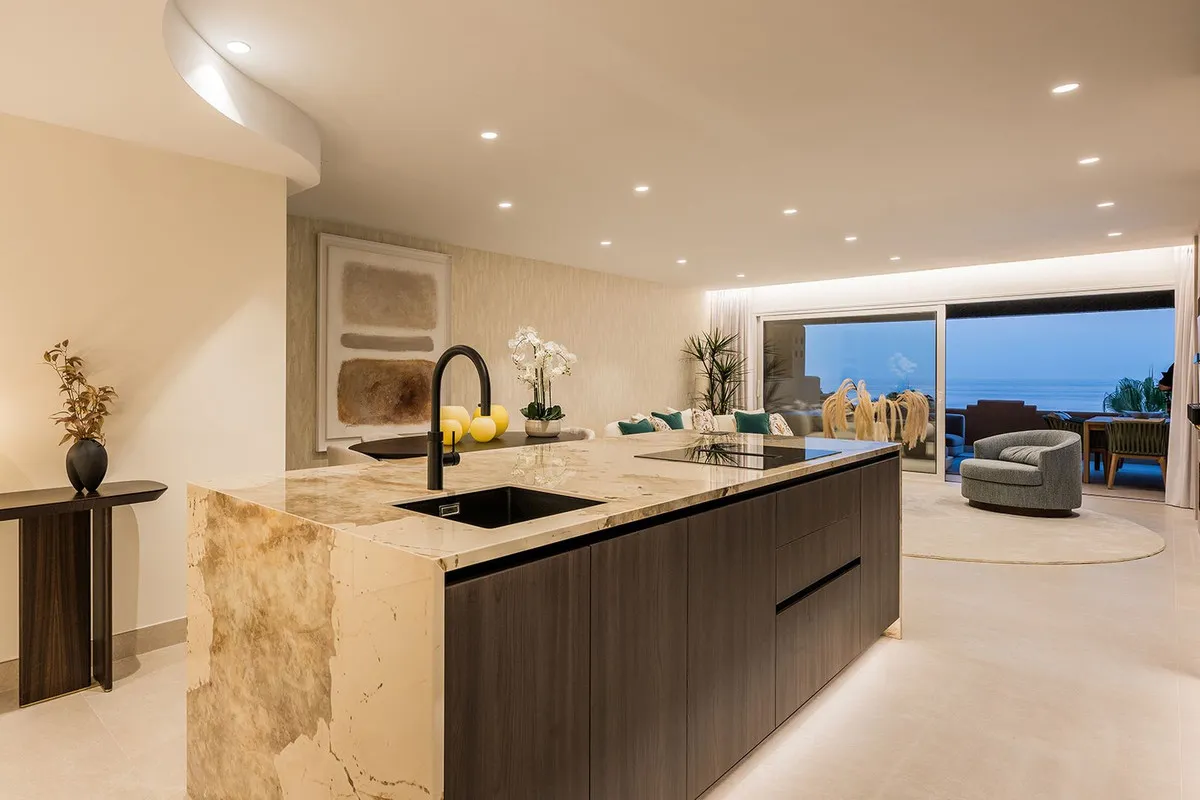 cff5e2a0-ca3b-426c-b338-35241245a4c5