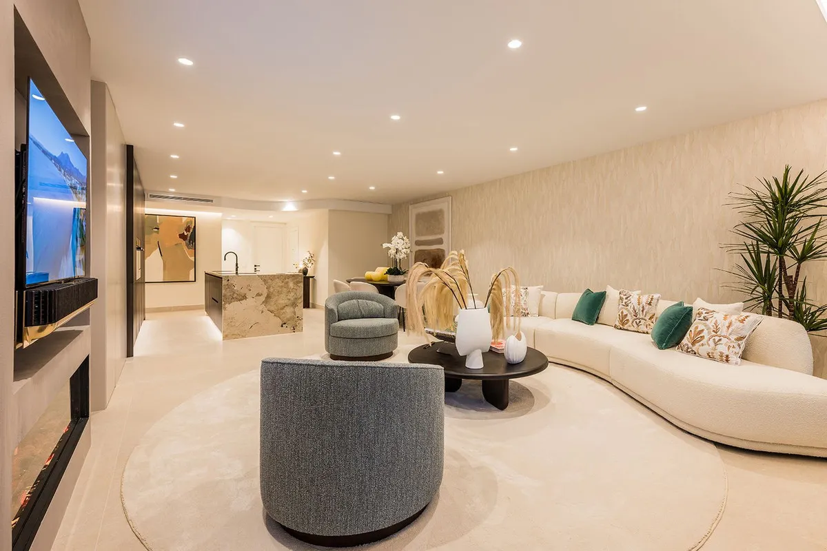 e5619759-2b4d-4f70-a924-8499a34aa230