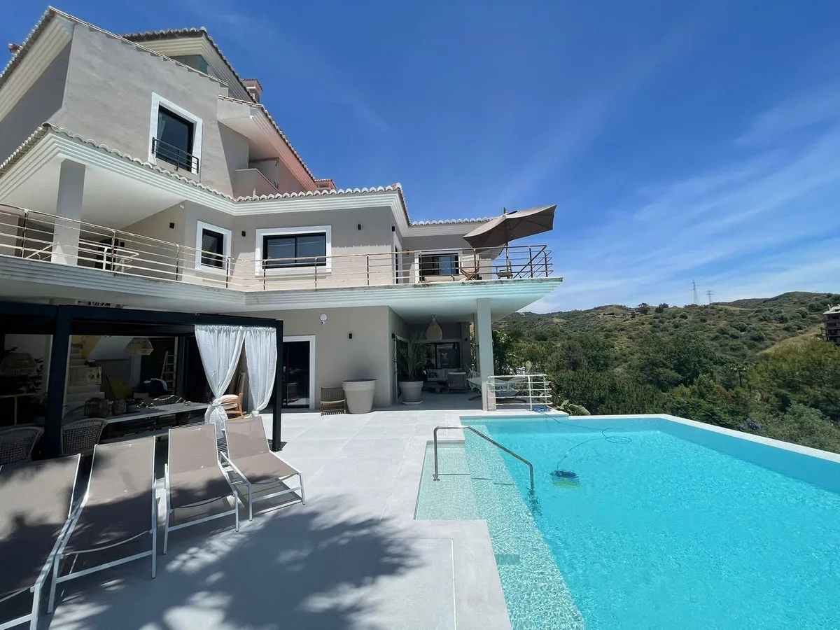 Santa Maria Golf Course Luxury Villa