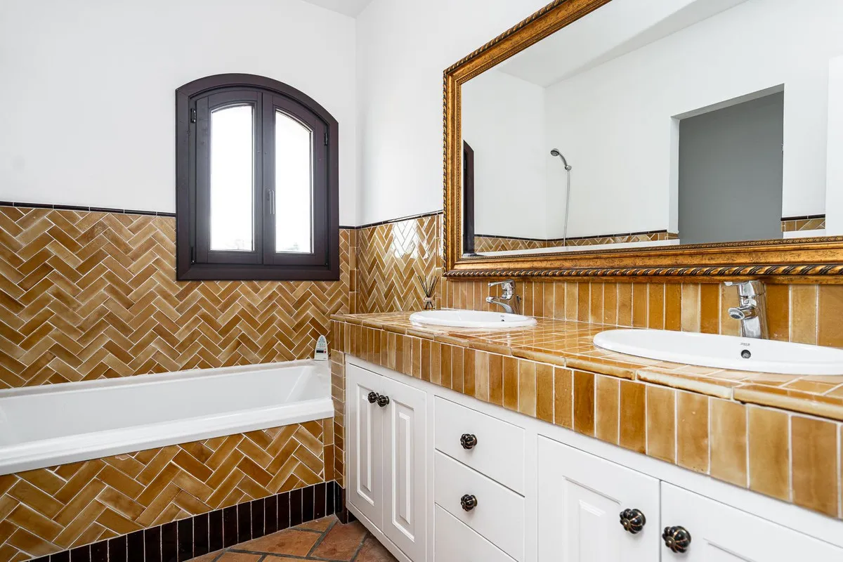 0eb517b7-f52f-4b68-be3e-e25f8ecb5fad