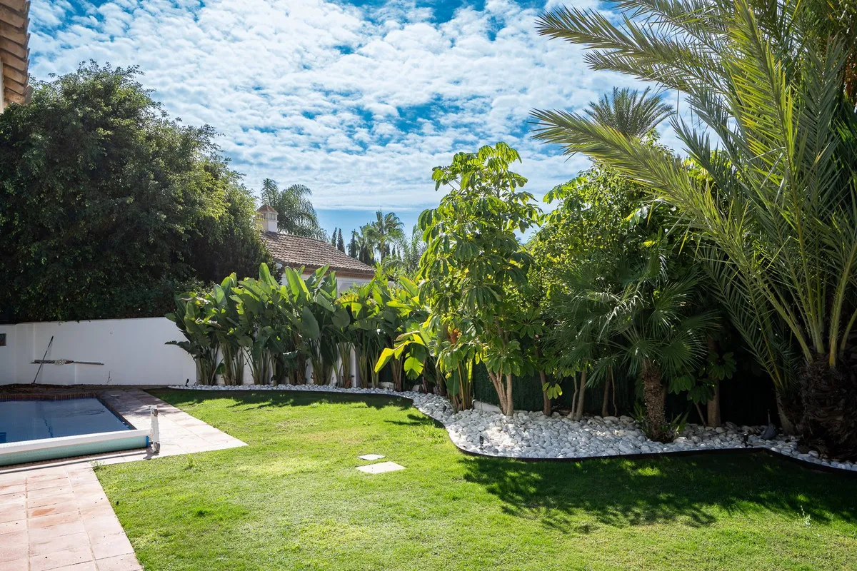 41dba2a9-82eb-48e4-8ee9-94d338a7c2a9