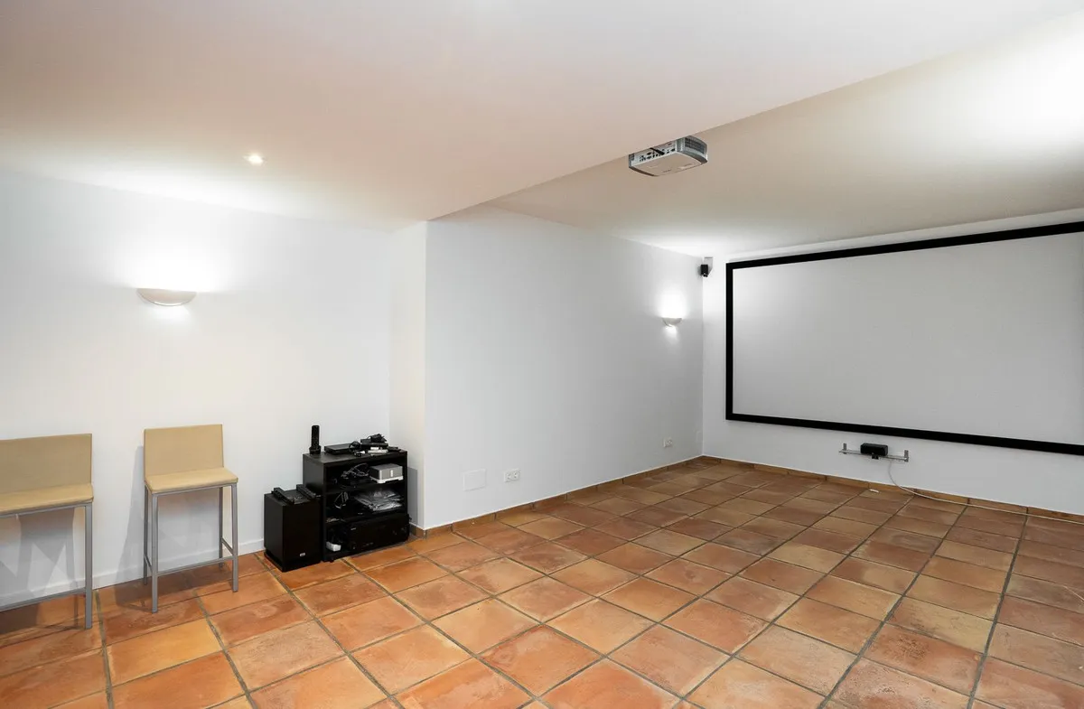 7f7861da-412b-4f23-986b-fd46a7c018ae