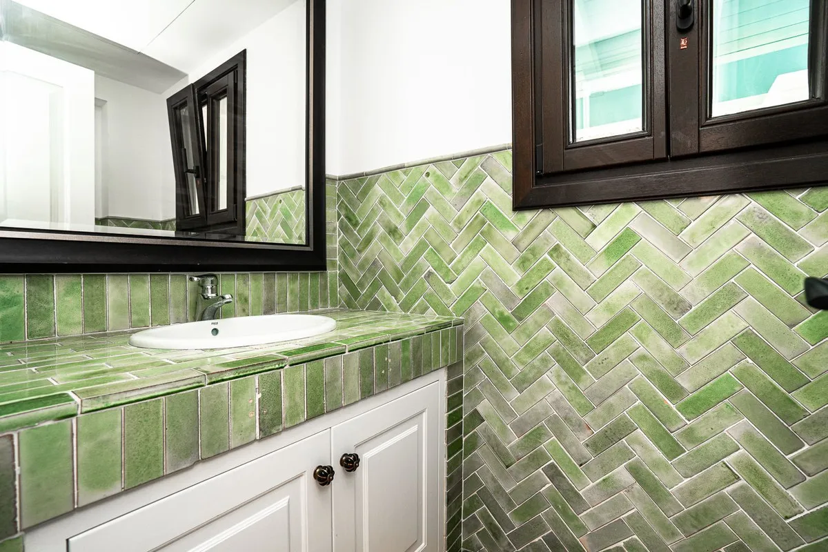 a1d15b1e-b40e-4eda-97d7-338db85e5dcc