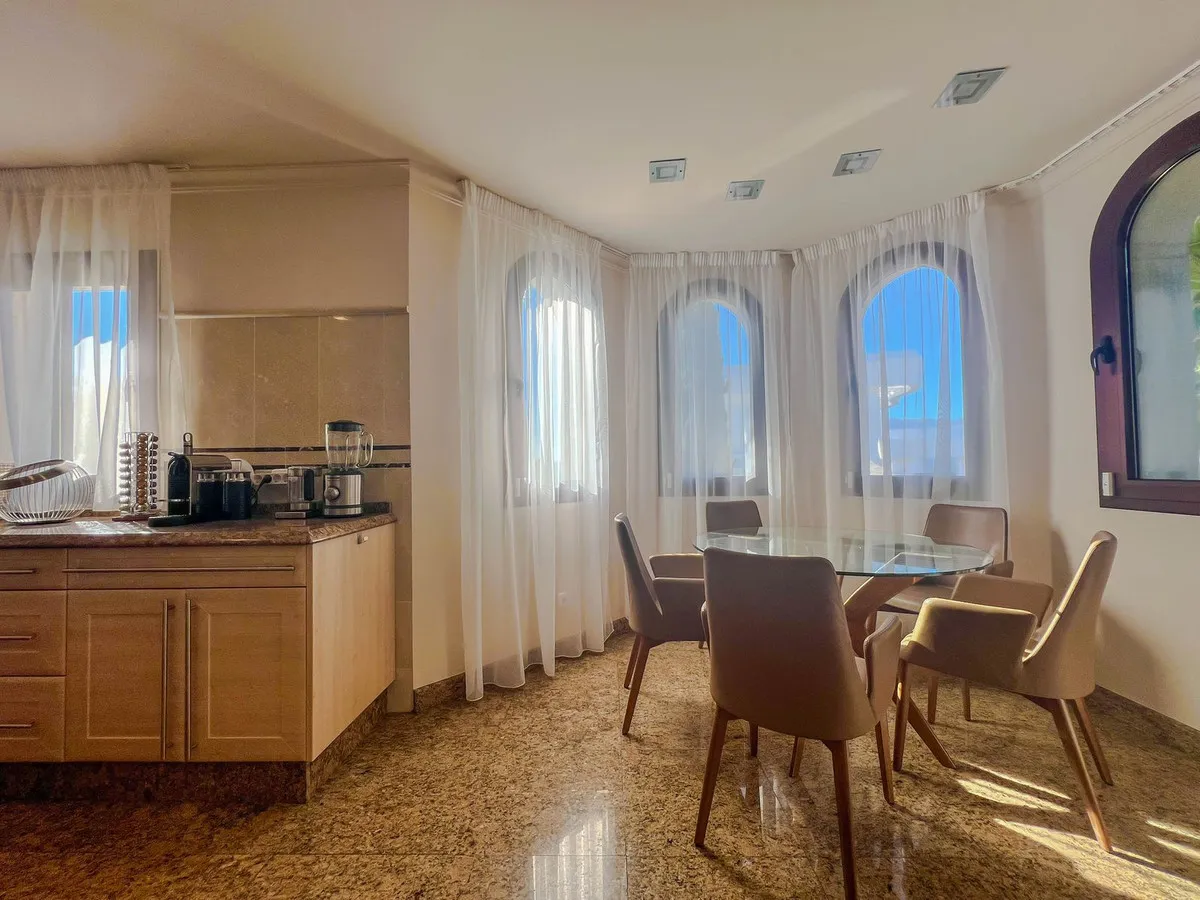 18a7f04c-c5c3-48a7-bebf-6a87058fe71a