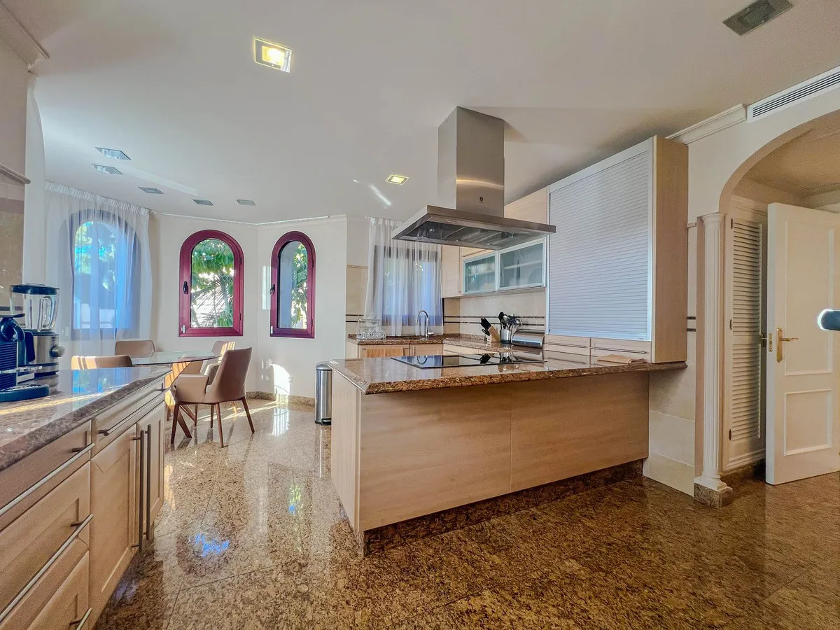 84e54ad8-c1d7-4262-8c18-2e425b19851f