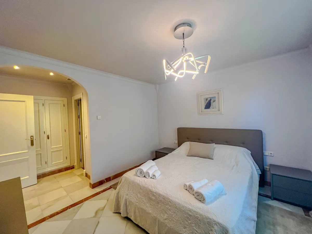 b4e4311d-4926-490a-8e4e-acfe8664c296