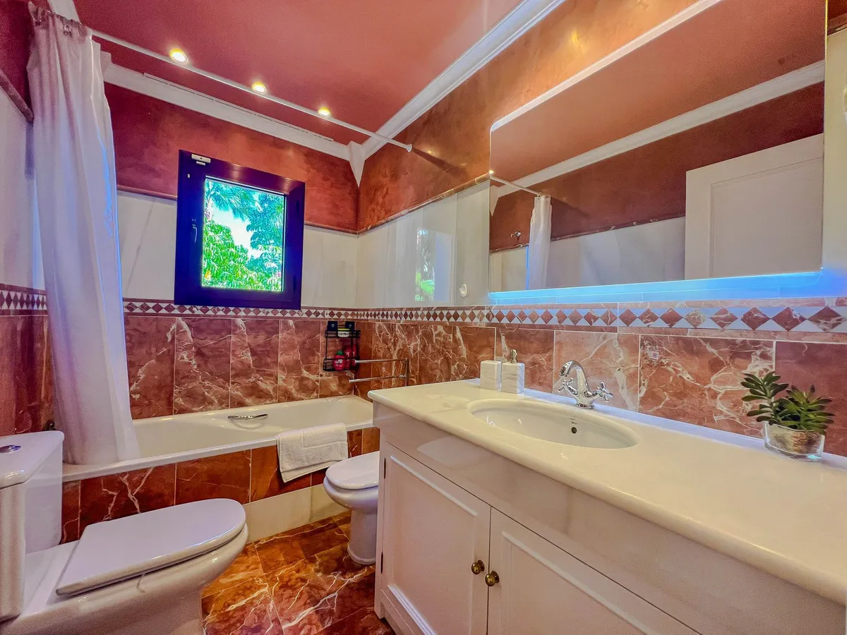 cab8f626-3c5c-4ecb-a8b8-7db5ff294a7d