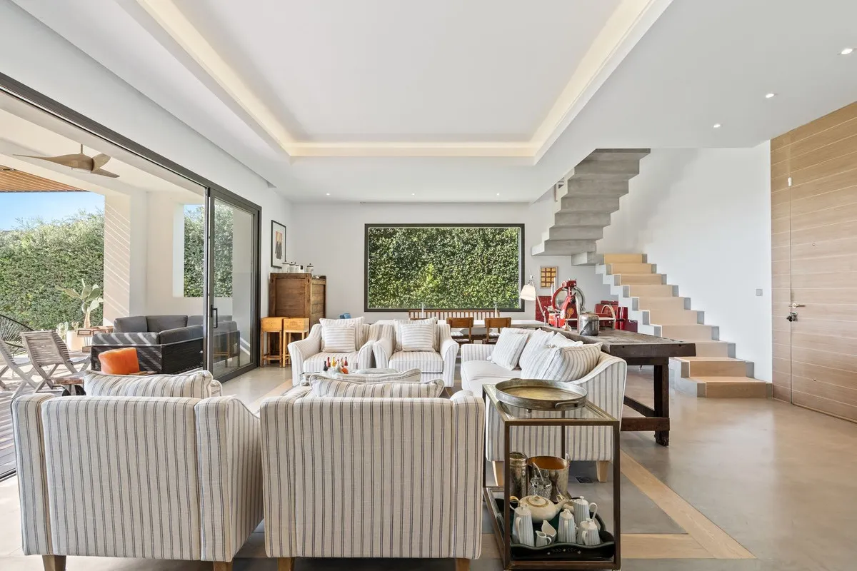 0ae9c318-3cd2-438a-b330-eac32c7f4c6f