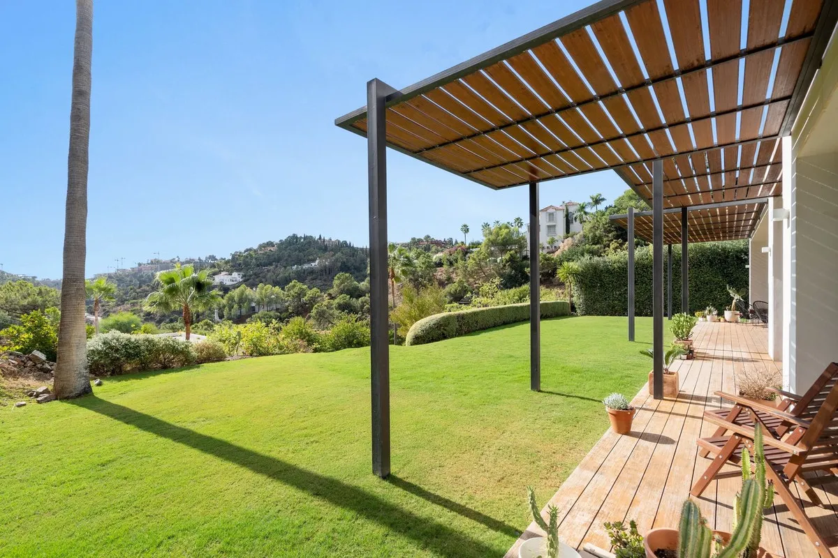 bcf0ed99-7d59-48a9-ad02-cfee7a3ada17