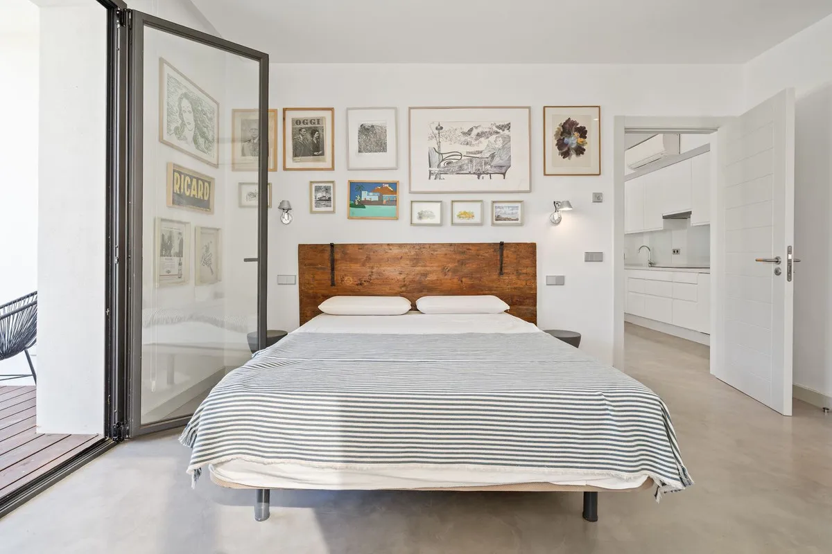 ca6b9c98-b559-42e1-872f-bdc63176d8e0