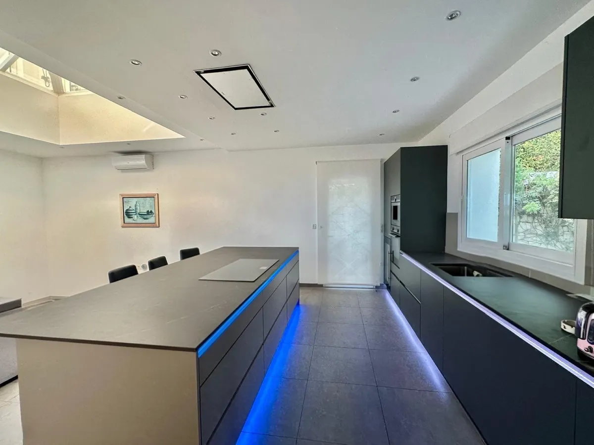 d0427916-bbd1-4ad0-af24-03e85342118e