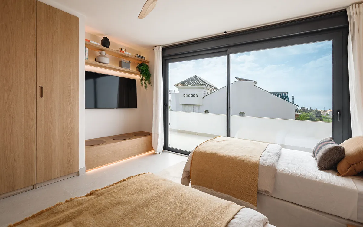 5e1d36f8-addc-4579-8a4c-65d4a9c90ff5