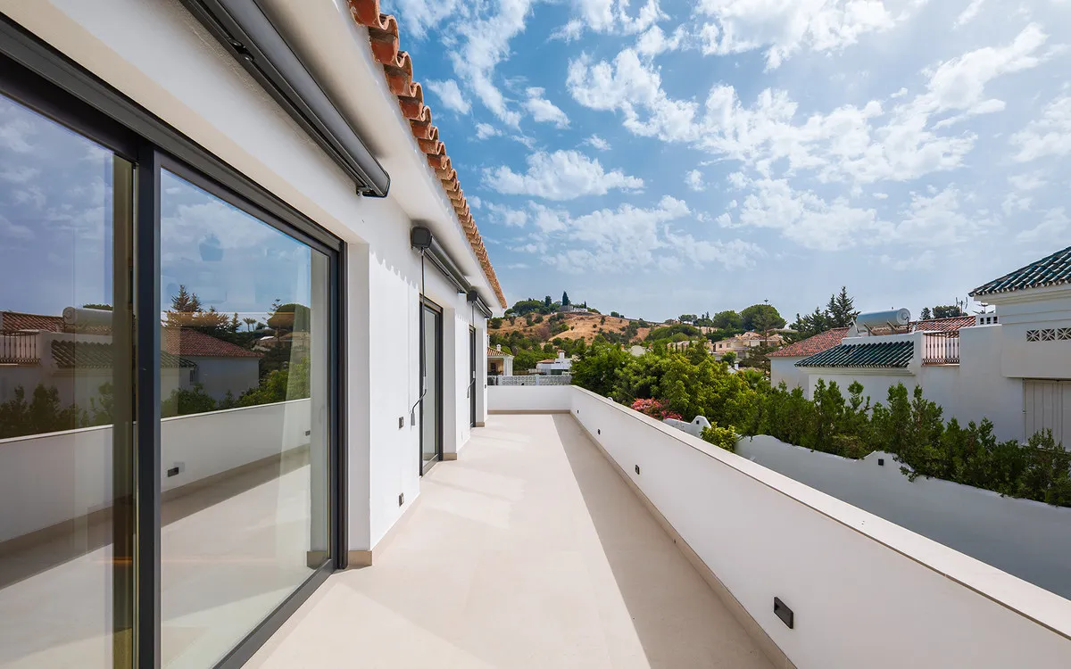 9b2de7ac-d313-4bf5-b7de-034fcd6405ef