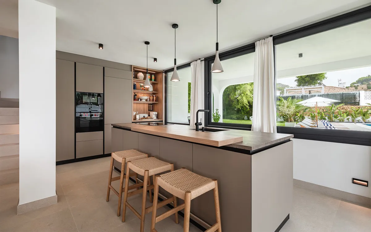 f044e9a8-98dd-478c-b93c-62f493b02b4c