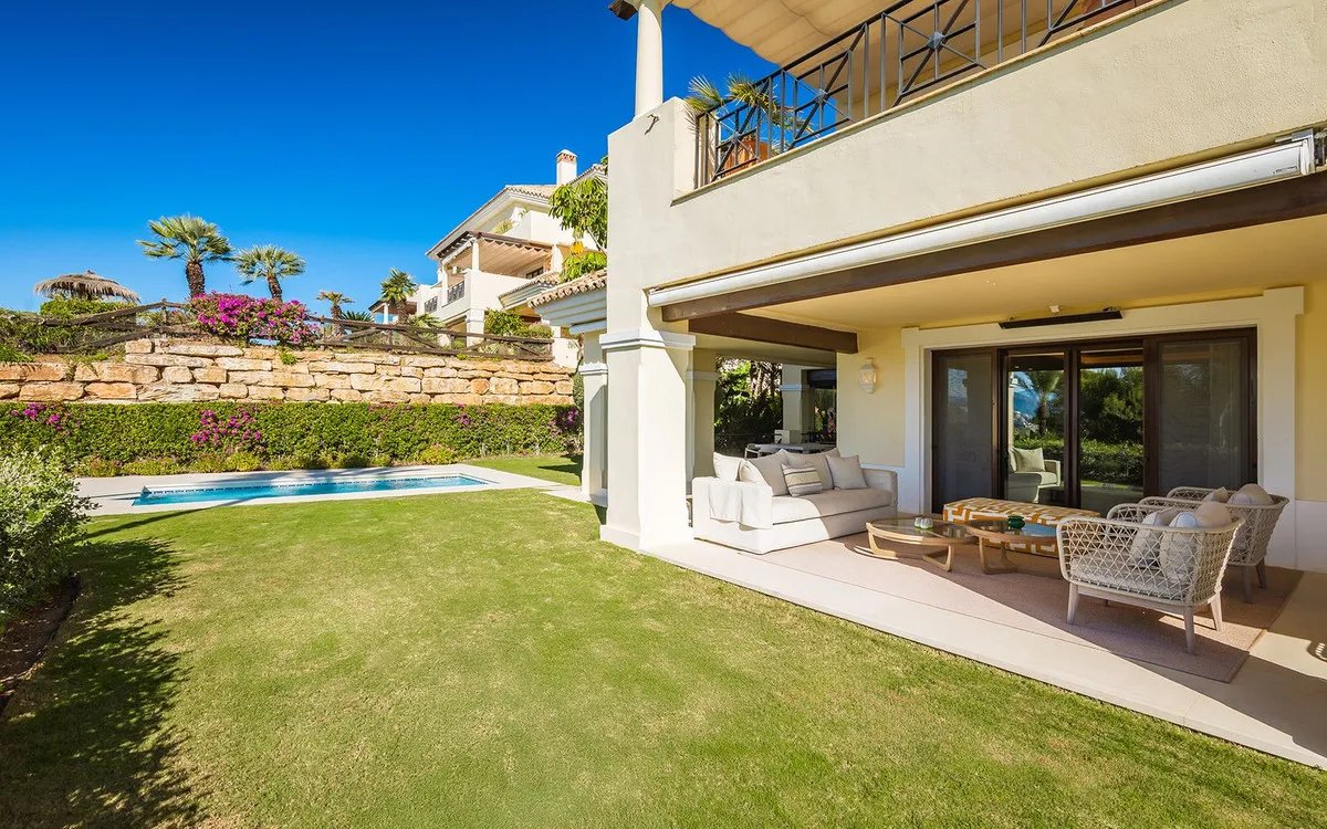 7b0fe33d-3956-4d8f-b90e-3d2859f06d3a