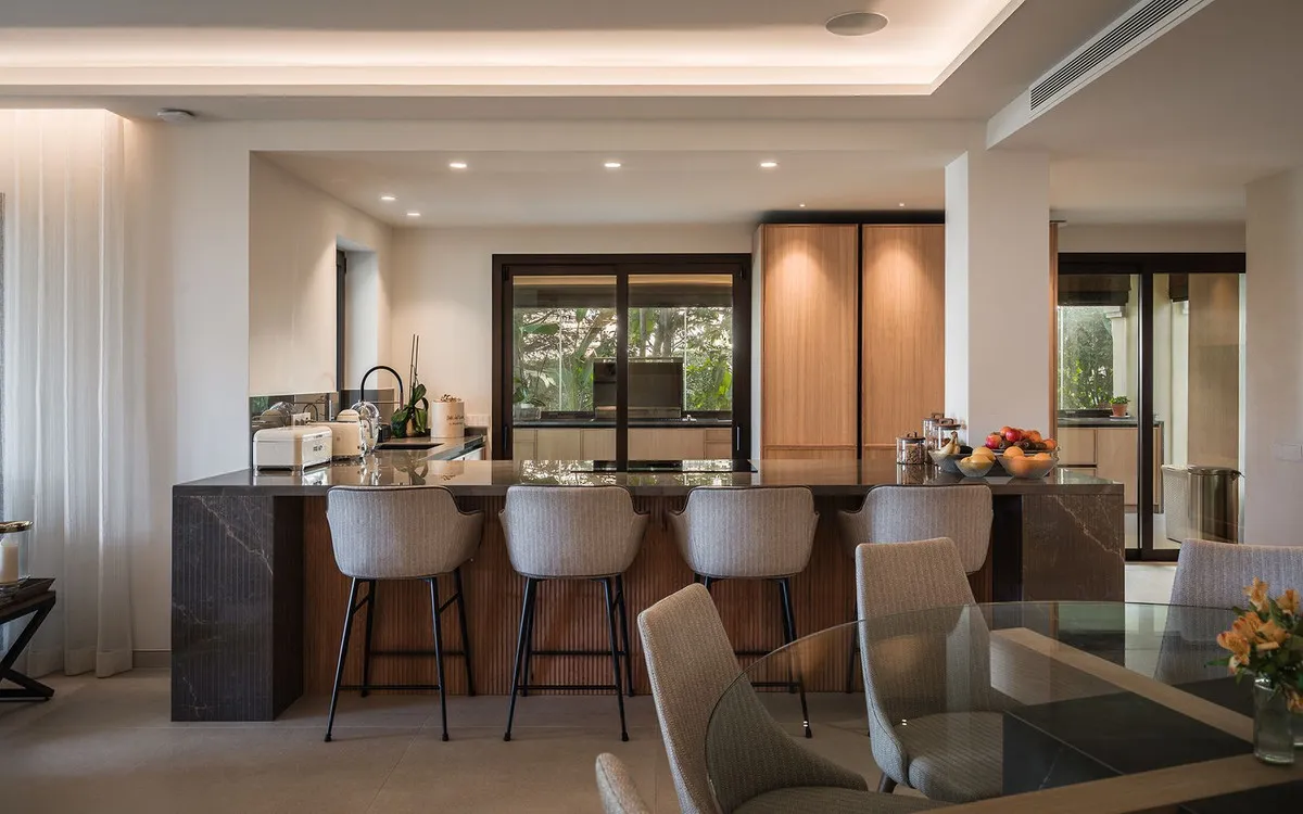 afbc2d79-d7f9-481c-8dab-533a18eeca32