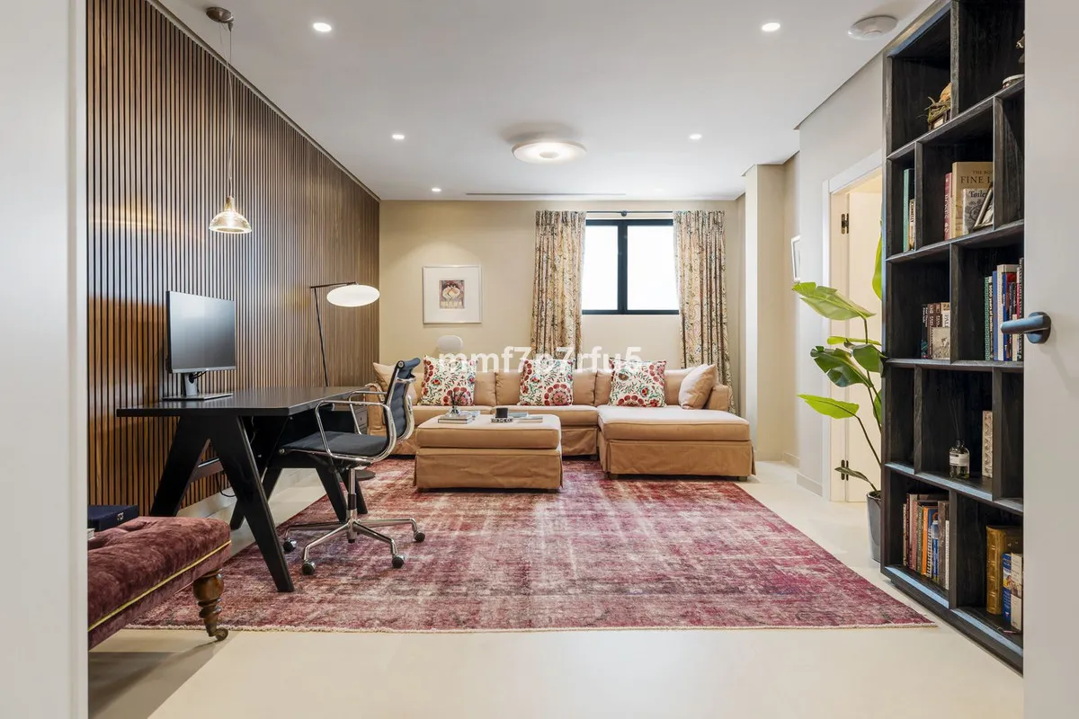 6fa9cde3-3822-4e8c-8879-5d5c27399991