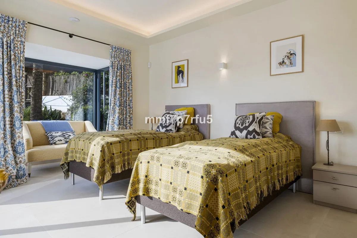 b20d5b4e-76cd-4621-a5da-cbbcb0c6116a