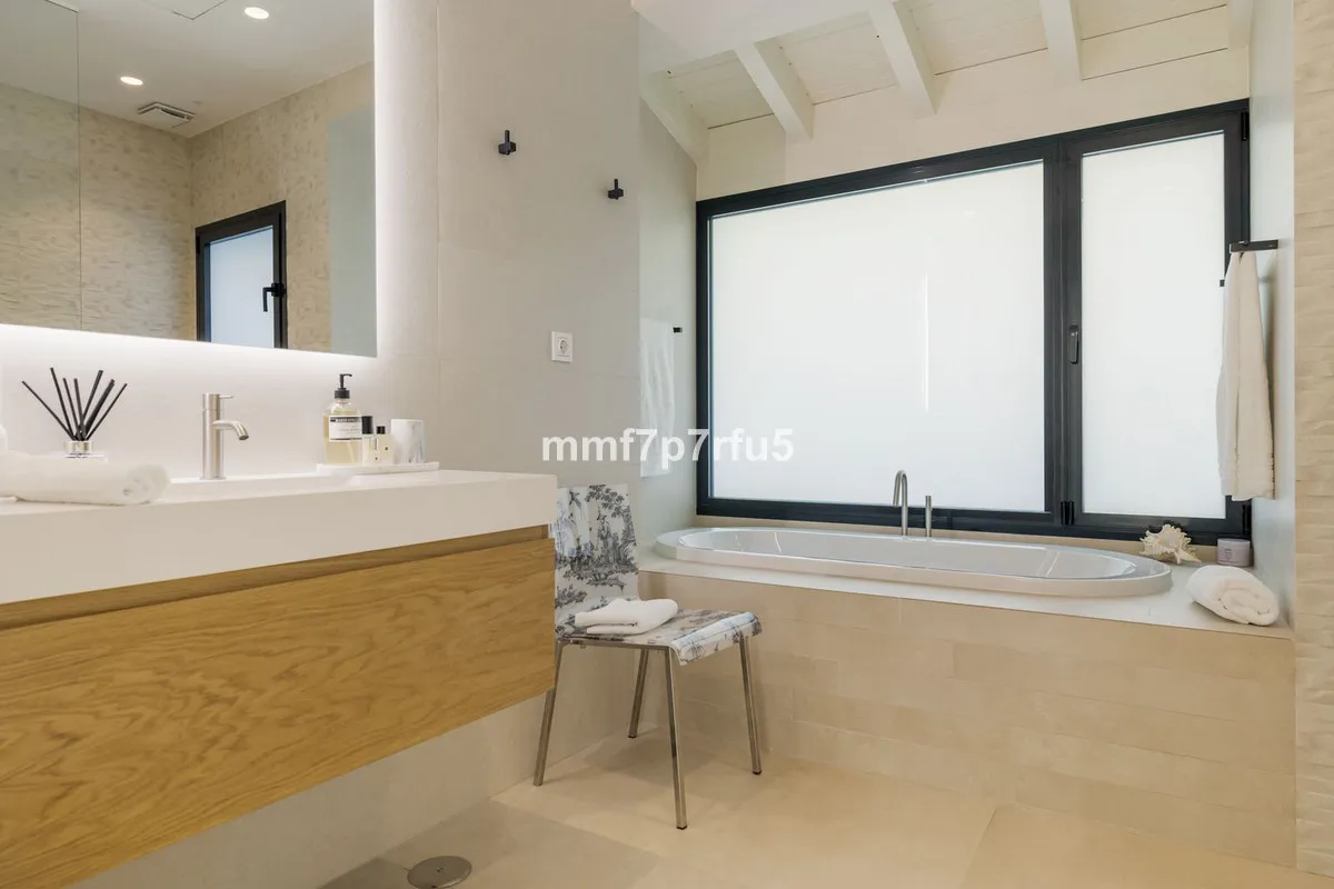 e6d1d520-3949-4903-adda-5119ee7ba340