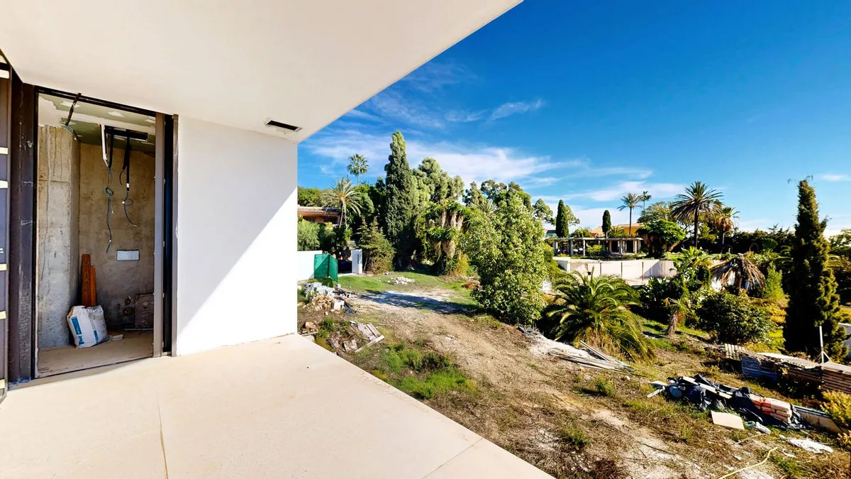 6947cf05-25a9-4edd-902b-13c7ed2f9816