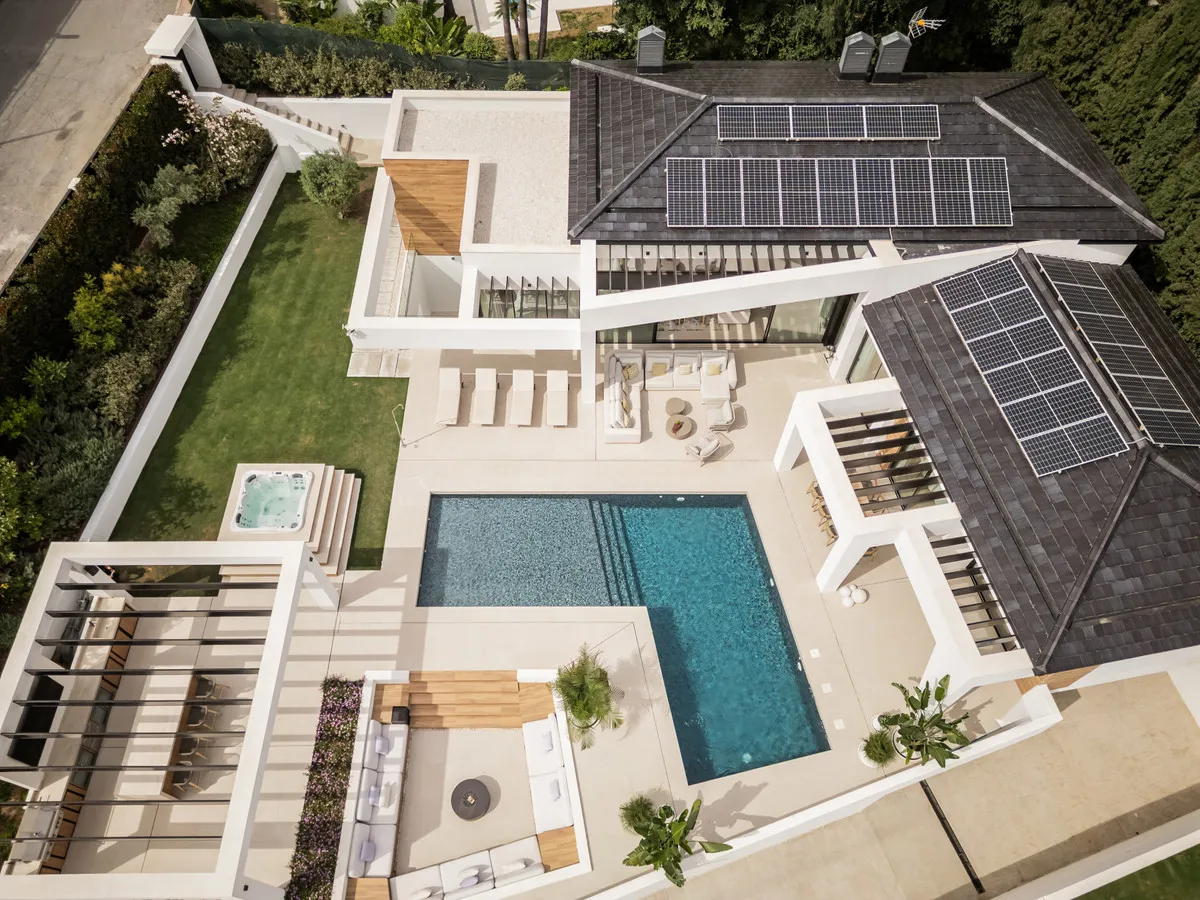 2c0b6e23-8ed0-46c4-a775-32eb7d83810e