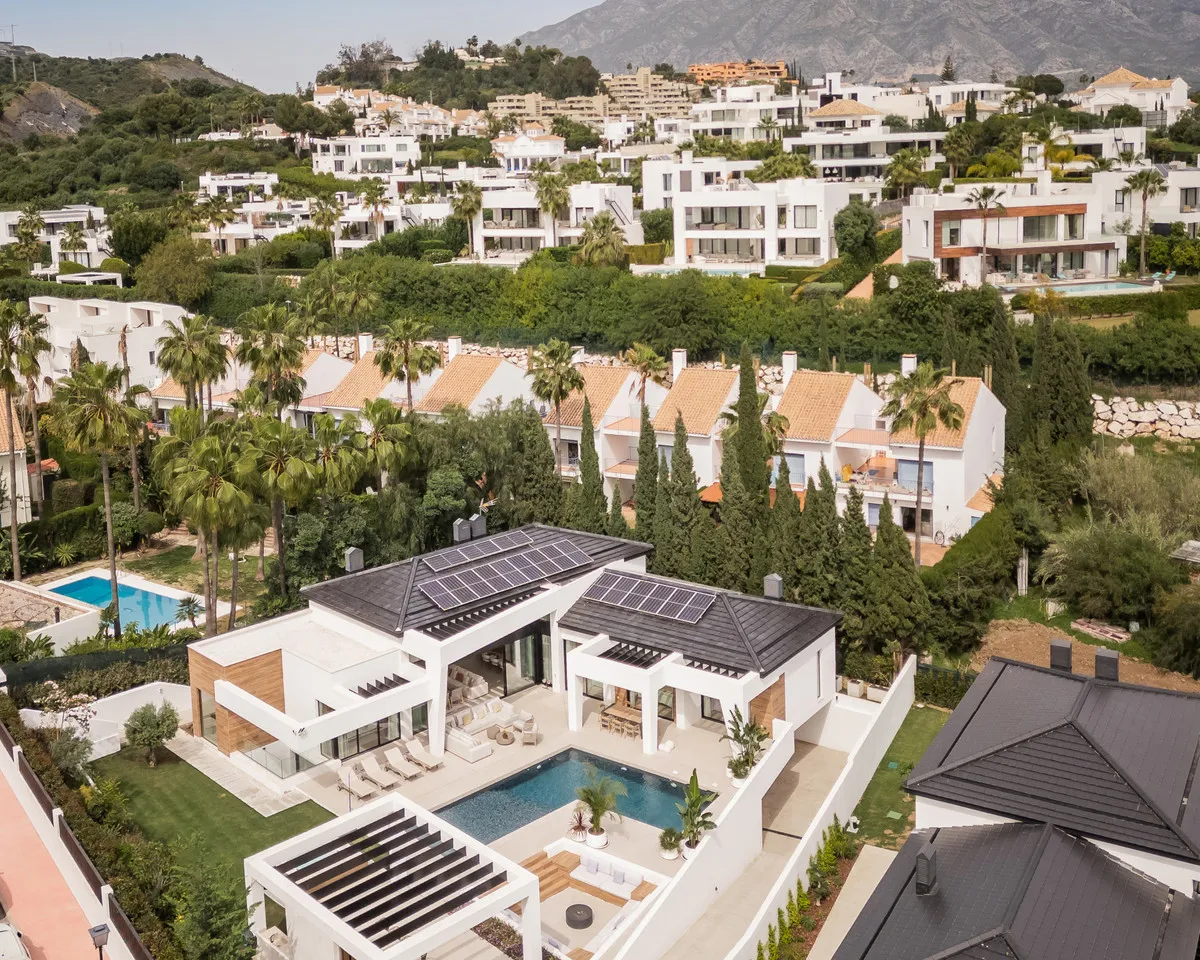 ece563e7-50a6-49cc-a155-3346ebf4d571