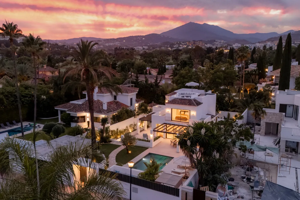 Luxurious 6-Bedroom Villa in Aloha, Marbella