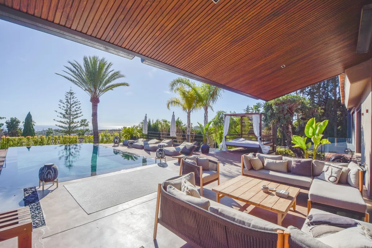 Luxury Villa with Sea Views in Marbella Hill Club