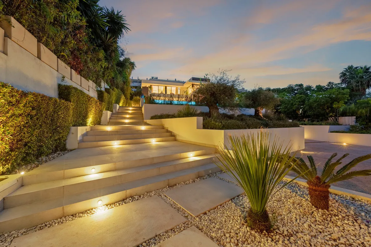 07e7fc2a-519e-4fb8-8c0c-d812e02f5b35