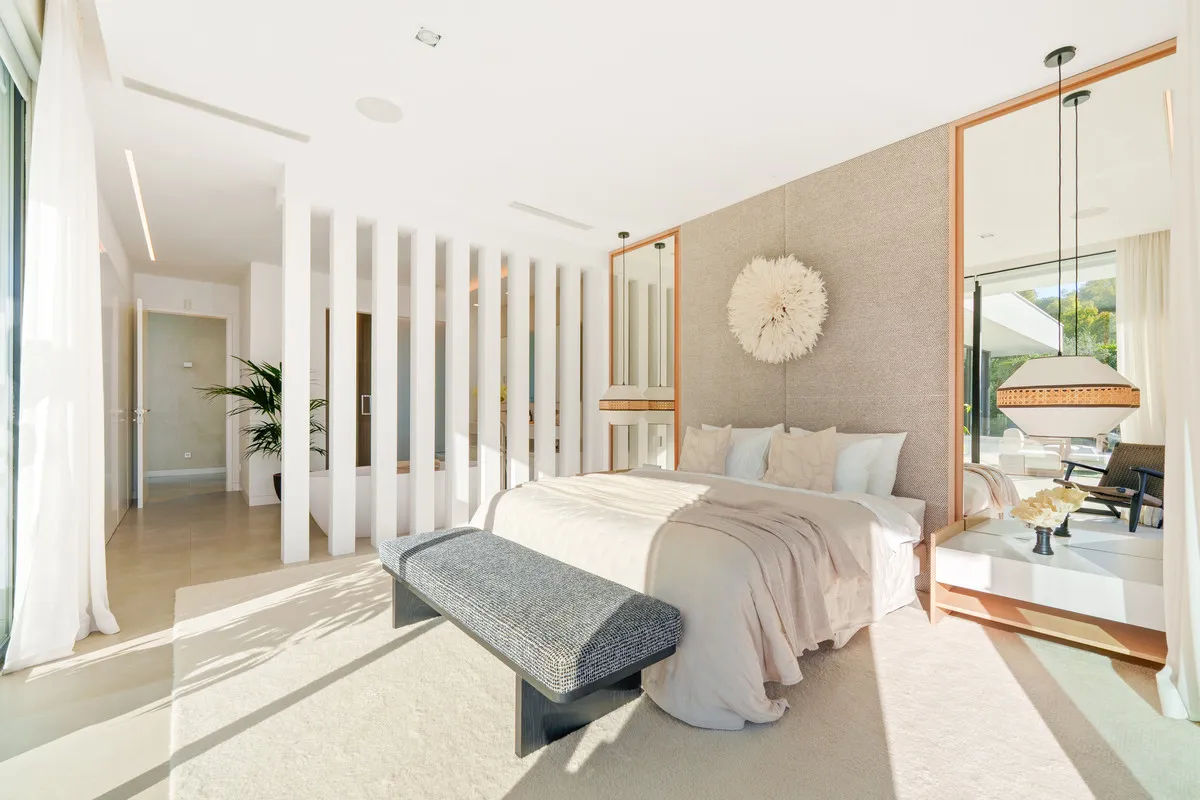 9b9a4ab6-c5e6-48a9-9c87-c881de28903e