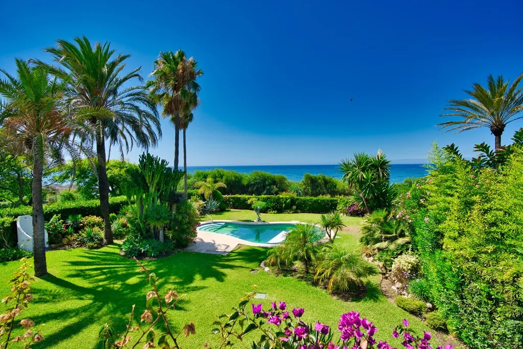 Beachfront Oasis at Los Jardines de Las Golondrinas