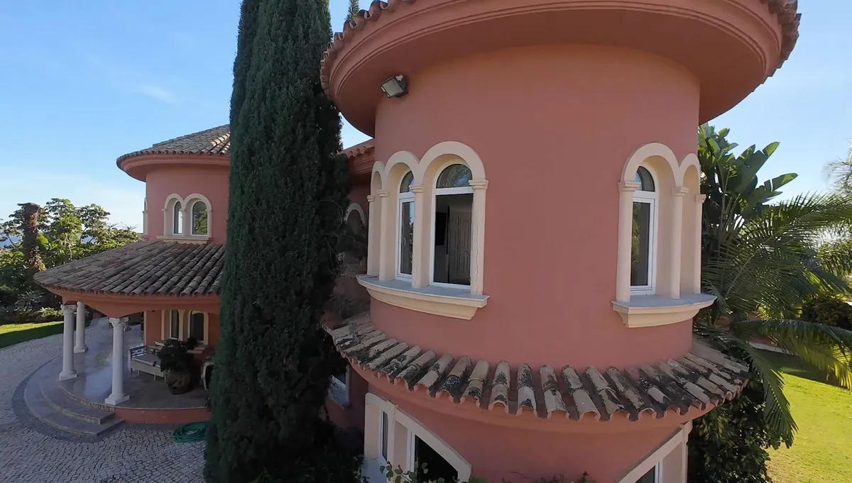 5a97fa8f-f1b5-48b3-9044-32c041530832