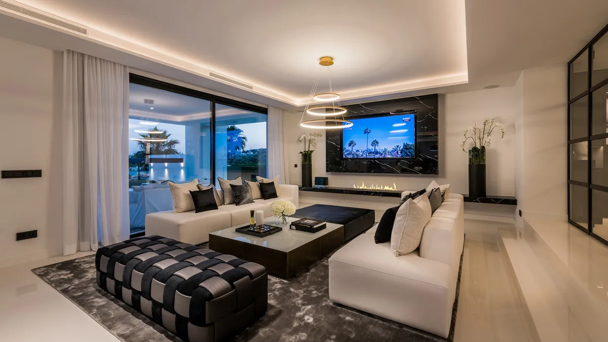 03f821a4-527f-48c7-ade5-33388e82435e