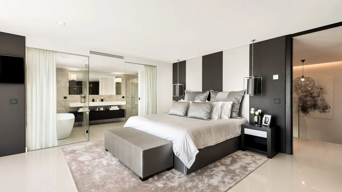 d4023bd9-d858-42c2-aa56-2ed149025907