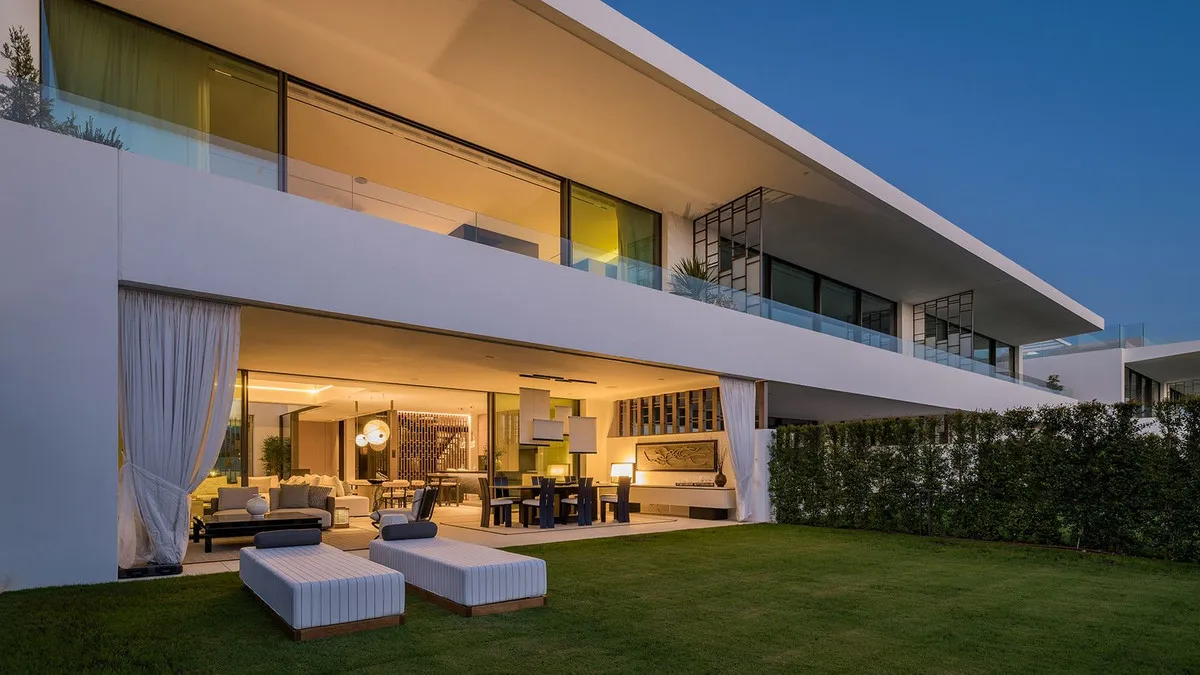 Luxurious West-Facing Marbella Villa with Scenic Rooftop