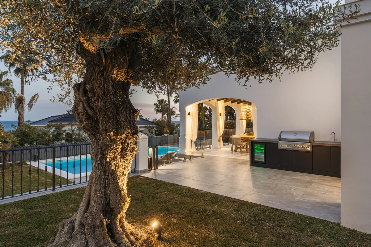 900c97e6-f402-4398-b94d-253fe8803f35