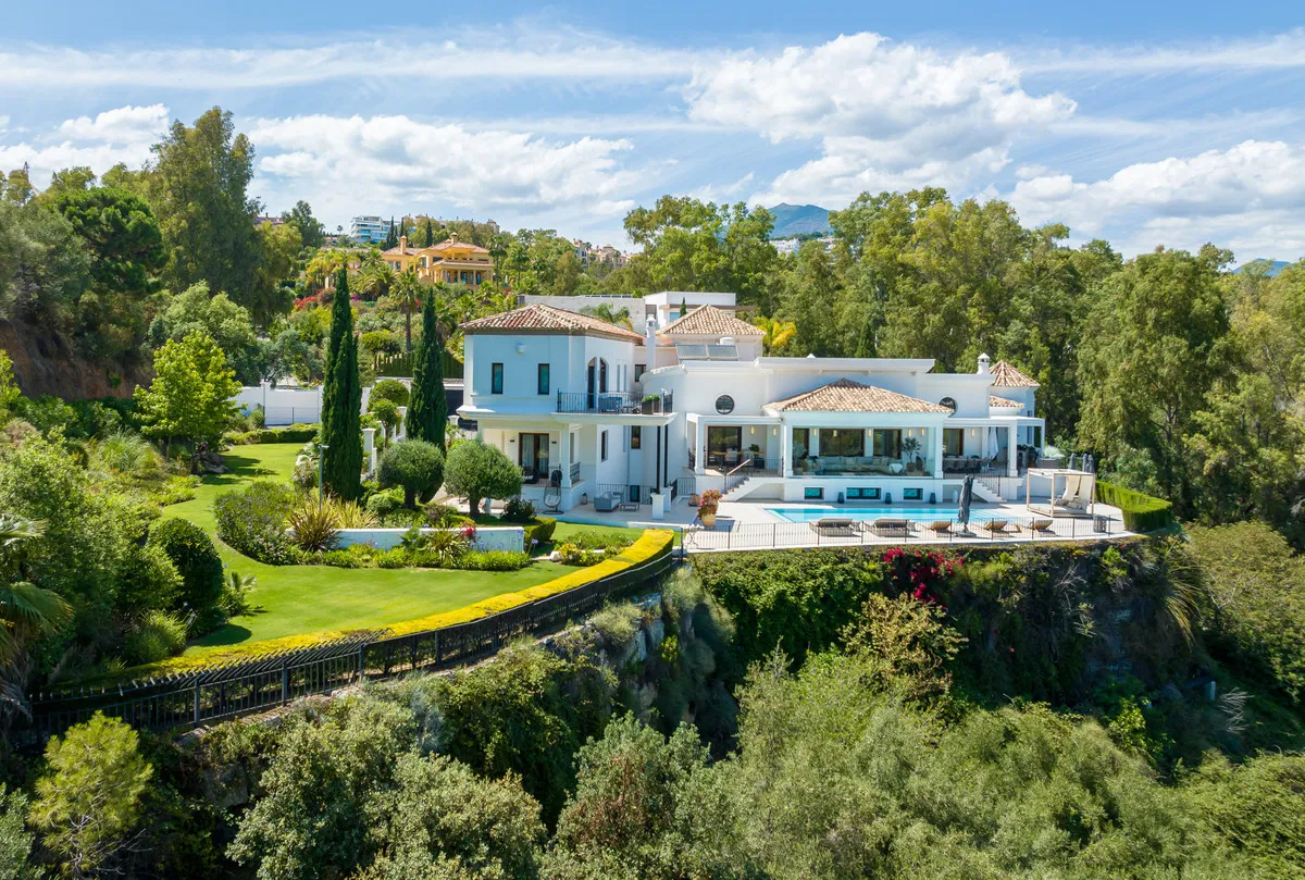 Luxurious El Herrojo Alto Villa with Panoramic Views