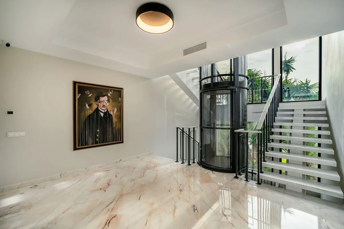 42b8f513-ad2f-4c7e-8c9b-3a2bc0841b61