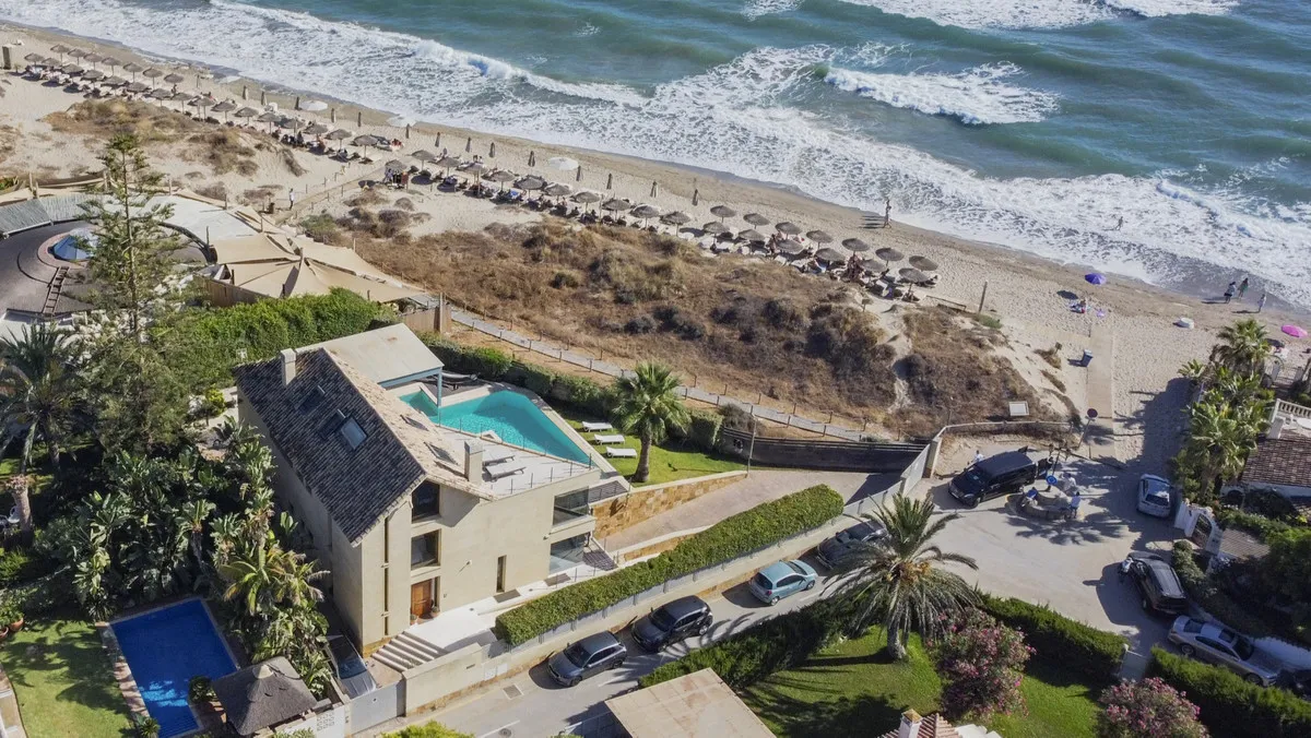 Seaside Elegance: Marbella Beachfront Villa