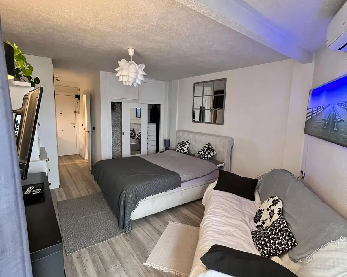 ca7001fb-ea7e-4aa3-a6cf-48e85f03b8eb