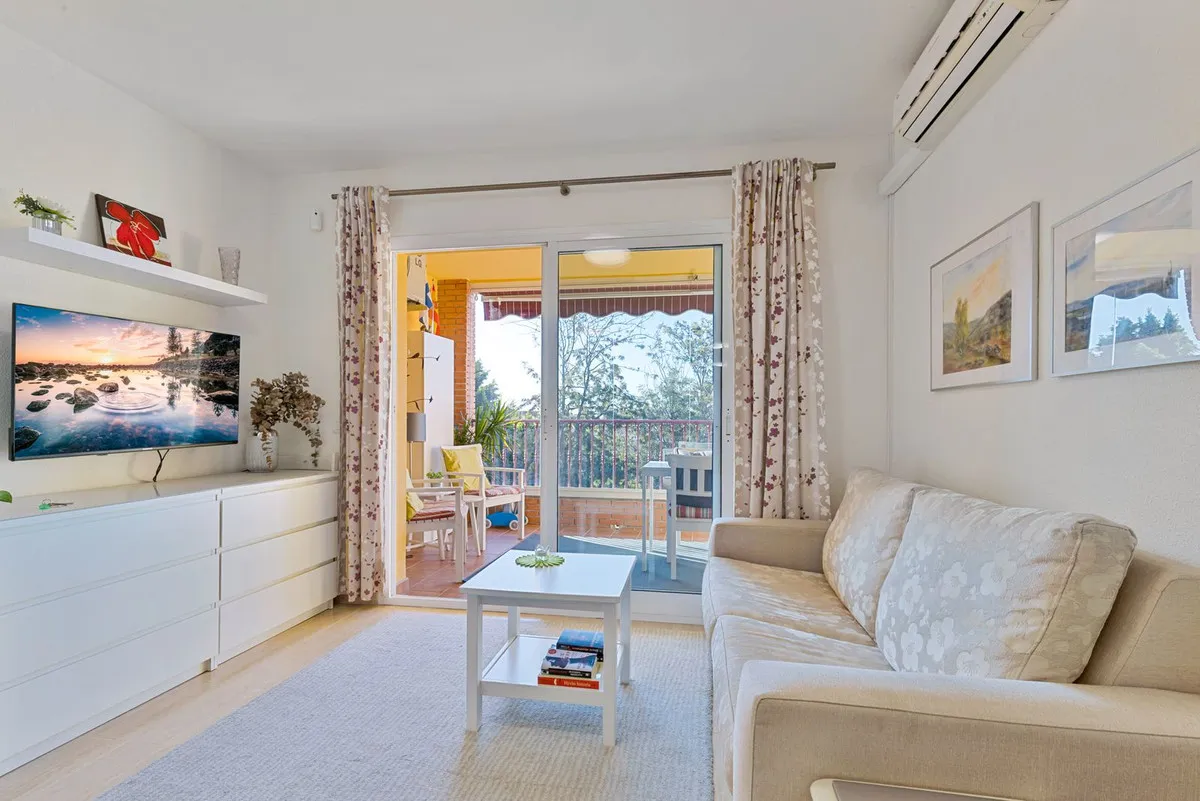 16f9cfea-8a1a-464b-b685-71a013938566