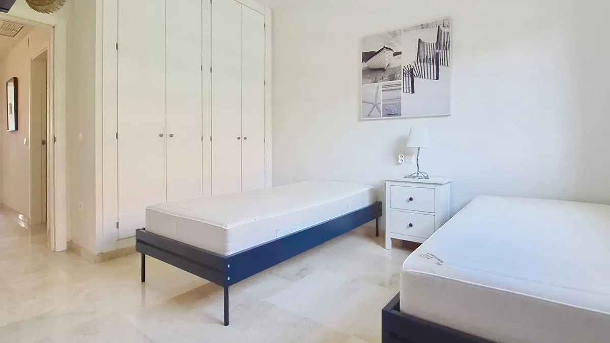 b7c63a4e-e33b-4f96-a301-ef5a9dc63fb0