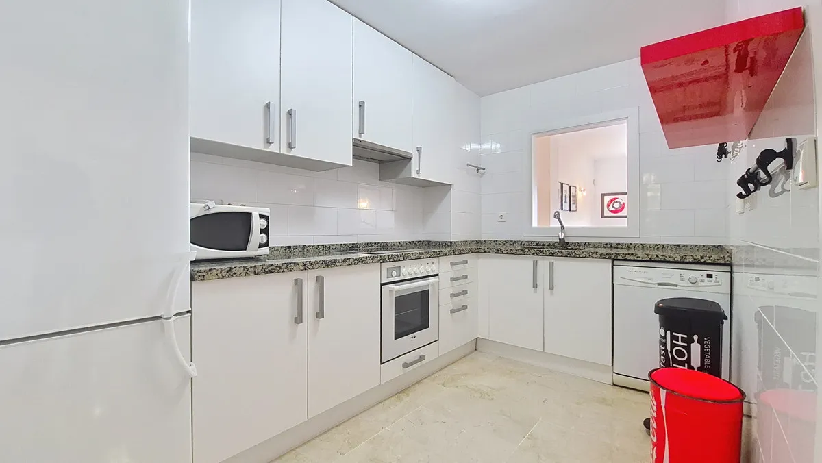 f6c1d596-4cd0-4361-b41d-cbede5385de6