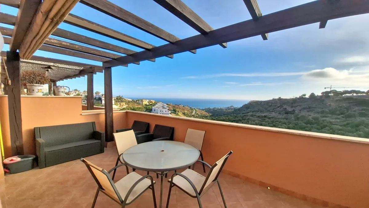 Breathtaking Penthouse with Panoramic Views near Sotogrande